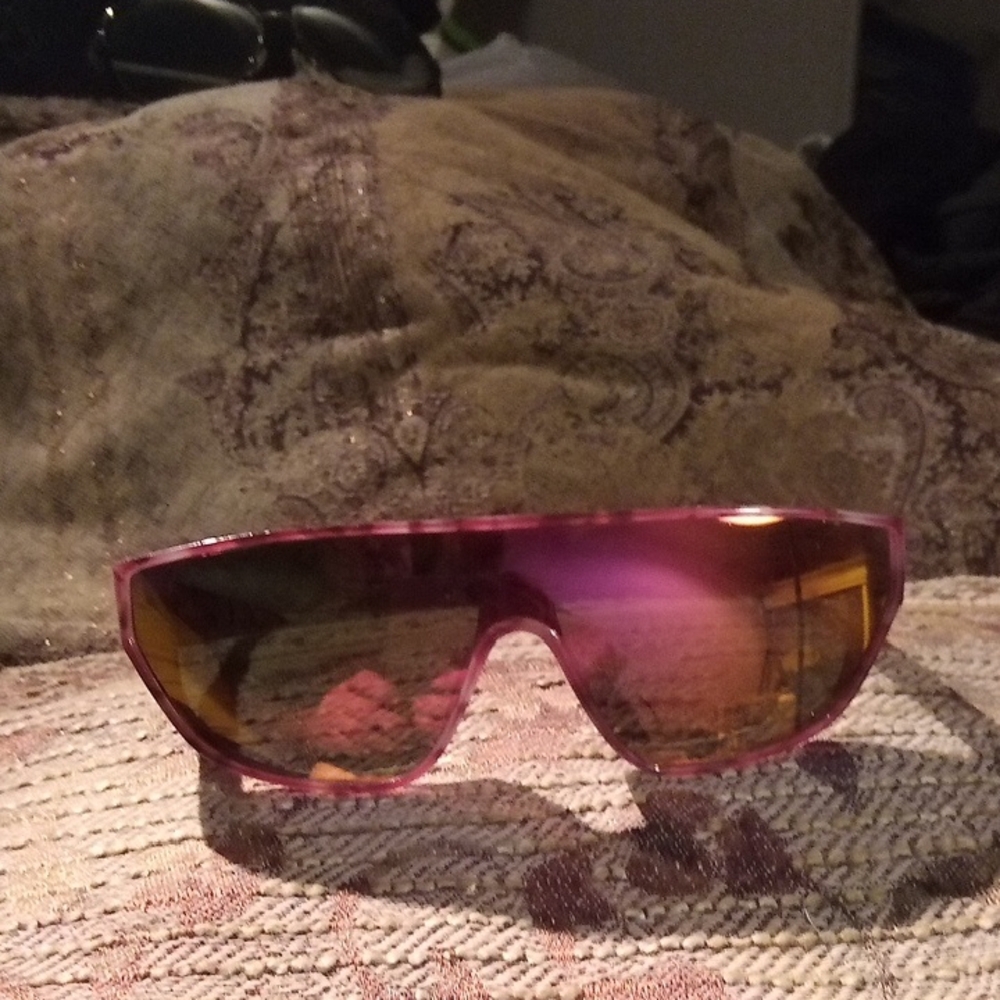 Sporty Pink Shield Sunglasses with Sleek Design